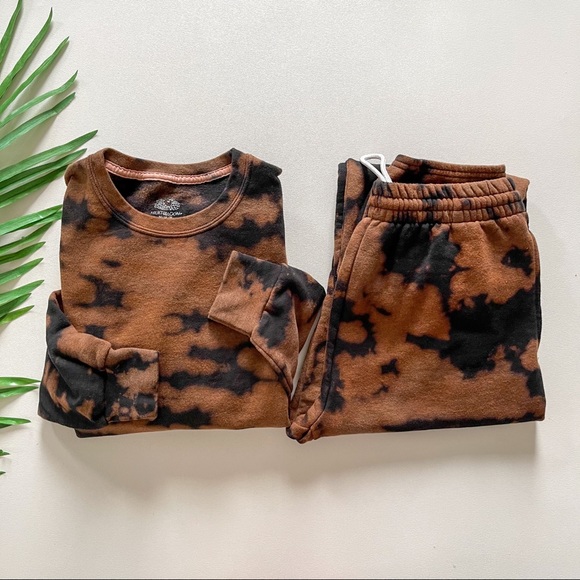 Fruit of the Loom Tops - CUSTOM BLEACHED MEDIUM SWEATSUIT